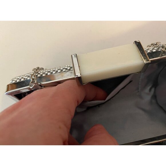 Jessica McClintock Silver Rhinestone Evening Clutch Chain Strap & Snap Closure - Picture 5 of 8